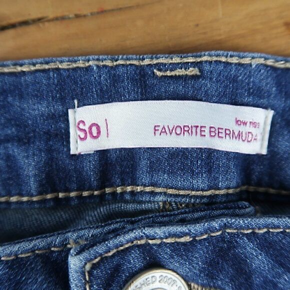 SO BLUE DENIM LOW RISE FAVORITE BERMUDA SHORTS WOMENS SIZE 17 NWOT - Picture 2 of 7